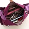 Sacs d'école Mode coréenne Nylon Résistant à l'humidité Indonésien Sac à main à une épaule Loisirs Dames Diagonale Multi-zipper Usine En Gros