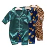 Kleidungssets Kinder Pyjamas Set Babyanzug Kinderkleidung Kleinkind Jungen Mädchen Kleidung Eisseide Satin Tops Hemden Hosen Home Kids PYJAMA 230825