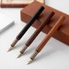 Vulpennen Retro metalen vulpen 0,5 mm Vintage houten schrijfpennen voor studenten Kunst kalligrafie pennen Relatiegeschenken Kantoorbenodigdheden 230825