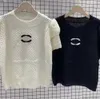 2024 Designer de camisa para camisas femininas com letras e pontas de moda de moda bordada letras de verão tampas de manga curta