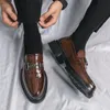 Chaussures habillées Impression de luxe Le Fou chaussures de haute qualité en cuir de mode chaussures pour hommes semelle en caoutchouc marron chaussures en cuir décontractées 230824