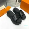 Luxuriöse geprägte Hausschuhe, Sandalen, Flip-Flops für Damen, Pool-Kissen, Komfort-Designer, geprägte Mules, Sliders, Designer-Slides, Strandsandale