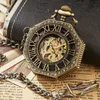 Orologio da taschino Orologio da taschino con numero romano ottagonale unico in oro di lusso con catena FOB Orologio da taschino meccanico a carica manuale in acciaio pieno Steampunk 230825