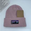 Осенняя и зимняя женская конфетка дизайнер изоляции Beanie Hat мужская крышка для отдыха на открытом воздухе спортивные письма вышивка.