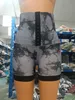 Damenhosen, Shorts, 2023, Sommermode, Batikdruck, Bauchkontrolle, Po-Lifting, Taschendesign, lässig, dünn, über dem Knie, aktiv 230825