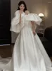 Vêtements ethniques Arrivée Femmes De L'épaule Blanc Satin Robe De Bal Français Longue Queue Robes De Mariée