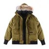 Piumino di design da uomo Cappotti caldi invernali Oca canadese da donna Casual Lettera Ricamo Moda invernale all'aperto Per coppie maschili Parka canadesi