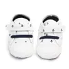 Pierwsi spacerowiczowie Born Buty Klasyczne płótno Baby Walker Fashion Boys Girls Cotton Casual Girl Sneaker 230825