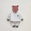 Mamelucos primavera otoño niño niña niño traje casual lindo oso o-cuello manga larga sudaderas de lana pantalones de chándal niños 2 piezas conjunto E22152 230825