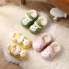 Slipper 06y Kids Mules Clogs Winter Boys Girls Sandals Flat Rabbit Cartoon Cute Beach Slippers Lägg till ullbarn Garden Shoes HC18 230825