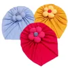 Gorro de algodão para bebês meninas, gorro quente de inverno com flor, acessórios para cabelo recém-nascidos, cores doces, gorro de flor, adereços para sessão de fotos para crianças