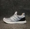 Ultraboost Scarpe da corsa uomini Donne Sports Designer Outdoor Blue Blue Ball Black Bianco Sandali di moda grigio rosso