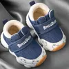 Första vandrare 2023 Baby Winter Warm Shoes Girl Boys First Walkers Soft Sole Children Toddlers Sneakers 1-3 år gamla Plush Kids Shoes CSH1190 L0826