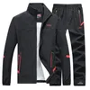 Chándales para hombres Conjuntos de ropa deportiva Primavera Otoño Chándal de 2 piezas Traje deportivo Chaqueta Pantalón Sudadera Hombre Ropa de tren al aire libre Tamaño asiático 230826