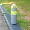 Botellas de agua Taza aislada Fácil de gran capacidad de acero inoxidable con paja Taza portátil al aire libre para la vida deportiva