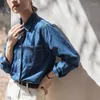 Kvinnors blusar retro blå denimskjorta för kvinnor med höstens designkänsla främre axel lapel Hong Kong -stil staplade pendling långa s