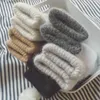 Guantes sin dedos Mujer Invierno Mantener caliente Plus Cashmere Sólido Elasticidad Suave Dedos completos Mitones Guantes Imitación Piel de conejo Punto lindo 230826