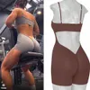 Yoga kläder Pad V Cut Back Scrunch Yoga Set Bodysuit Body Training Fitness Jumpsuit Dancing Female Yoga Suit Romper 230825