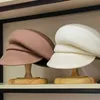 Beralar Stil Kadınlar Sboy Şapkalar Bayanlar Moda Yün Kış Şapkası Eğimli Sınır Vizör Cap Cabbie Beret Kızlar Kağıt Boyboy 230825