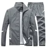 Chándales para hombres Conjuntos de ropa deportiva Primavera Otoño Chándal de 2 piezas Traje deportivo Chaqueta Pantalón Sudadera Hombre Ropa de tren al aire libre Tamaño asiático 230826