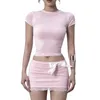 Kvinnors T -skjortor Kvinnor s Casual Two Piece Set Short Sleeve T -shirt med spetstrim minikjol - Stylish Loungewear Ensemble för sommaren