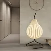 Lampade da terra Stile cinese Creativo e alla moda Soggiorno per la casa Lampada da tè giapponese Vento silenzioso Soggiorno Camera da letto Comodino