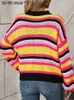 Женские свитера красочная полоса сплайсированная вязаная свитер Женщины с длинным рукавом пуловер.