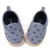 Primeros caminantes Zapatos de bebé para bebés recién nacidos Niños Niñas Bebés pequeños Primeros caminantes Zapatillas de deporte Suela suave Antideslizante Zapatilla de deporte informal Cuna L0826