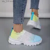 Sneakers rayés habiller la plate-forme des femmes respirant en tricot de gradient vulcanize pour la femme mix couleur épaisse semelle décontractée chaussures t