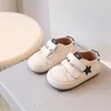 First Walkers 05 Jahre Babyschuhe Mikrofaser Leder Kleinkind Jungen Barfußschuh Stern Weiche Sohle Mädchen Outdoor Tennis Mode Kinder Turnschuhe 230825