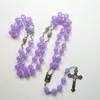 Naszyjniki wiszące Matki Bożej Maryi Crucifix Jezus Cross Naszyjnik Purple Luminous Rosary Peads for Women Men Men Catholic Modlitwa Biżuteria Prezent