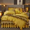 寝具セットゴールドラグジュアリーヨーロッパロイヤルセットキルティング刺繍ベルベットフランネル羽毛布団カバーレースベッドスカートベッドスプレッドピローケース