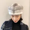 Szerokie brzegowe czapki w stylu damskim gęsta futrzana słomka kapelusz zimowy luksusowe norek ciepłe top plisowane moda moda wiatroodporna i zimna 230825