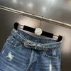 Kvinnors jeans Abgd 2023 Collection Metal Buckle Belt High midja Vintage Ripped Holes Blue Slim Denim Shorts Women Short