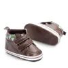 İlk Yürüyüşçüler Yeni doğan bebek için yeni yürümeye başlayan çocuk deri yumuşak taban beşik ayakkabı spor ayakkabılar prewalker katı sıcak ilk yürüyüşçüler l0826