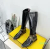 Schwarze, dehnbare Neopren-Flats, kniehoher Lackstiefel, abgerundete Zehenpartie, kniehohe Reitstiefel, Luxus-Designer-Schuh für Damen, Fabrikschuhe