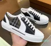 Toppkvalitet Casual Shoes Designer Sneaker Women Shoe Strawberry Wave Mouth Tiger Web Print Vintage Trainer Classic Lattice Style