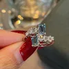 Koning Vrouwen Trendy Glanzende Blauwe Kristallen Ring Eenvoud Elegant Temperament Engagement Bruiloft Sieraden