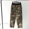 Pantaloni da uomo Camouflage Cargo Uomo Vintage Multitasche laterali con bottoni Camou Pantaloni dritti Streetwear Tuta militare da uomo 230826