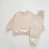 Kläder sätter ins barn pojkar York Sweatshirt jogger byxor set höst baby flickor kläder småbarn hoodie och byxor 2 datorer outfit 230825