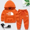 Nouveaux ensembles de vêtements pull à capuche pour enfants garçon et fille pur coton deux pièces bébé printemps et automne ensemble de sport motif imprimé lettre