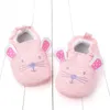 Primeros caminantes, zapatos para bebés, niños y niñas, suela suave, antideslizantes, zapatos de casa para cuna, bonitos animales, invierno, cálidos primeros caminantes L0826