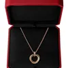 Designer Charm Carter Three Ring Necklace Style Womens Simple Diamonds Pendant med sammanlåsande färgglada guld mångsidiga ormbenkedja
