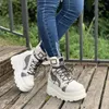 Botas Botines Y2K estilo punk para mujer Tacones de cuña con cordones y hebillas con tachuelas 230825