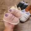 First Walkers Baby Shoes Newborn Boys Sneaker Girls Solid Solid Walkers Kids Toddlers Pu Leather Soft Goles Sweakers من 0 إلى 18 شهرًا L0826