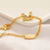 Kolczyki marki damskiej Projektanci litera brzegułka ucha Naszyjnik 18K Gold Splated Crystal Geometryczne kolczyki na przyjęcie weselne