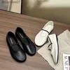 La fila de piel de oveja suave zapatos de Ballet blancos de cabeza redonda fondo plano boca poco profunda zapato único femenino 2023 nuevos zapatos de abuela mujer verano