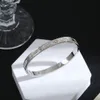 Pulseira de pulseira de alta qualidade para sua escolha Pulseiras de designer de luxo Alfabetes Valentine Gift Noble and Elegant Women Bracelet Nice 6545