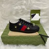 Designer Casual Shoes Ace Bee Luxury Sneakers For Men and Women Cartoon Leather Tiger Snake broderade ränder Klassiska mäns sneakers 35-46