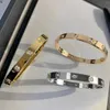 Bracciale V Oro Braccialetti di design non ossidanti Cacciavite 6MM W intarsiato 10 diamanti Bracciale da uomo Donna Gioielleria raffinata Regalo donna con scatola